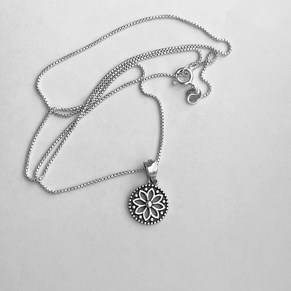 Sterling Silver Small Flower Necklace, Silver Necklaces, Daisy Flowers, Mandala Chain