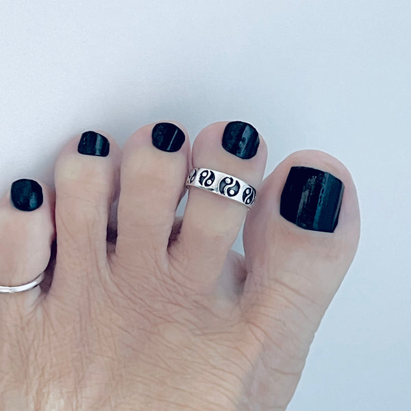 Sterling Silver Yin and Yang Toe Ring, Silver Rings, Yoga Ring, Silver Band