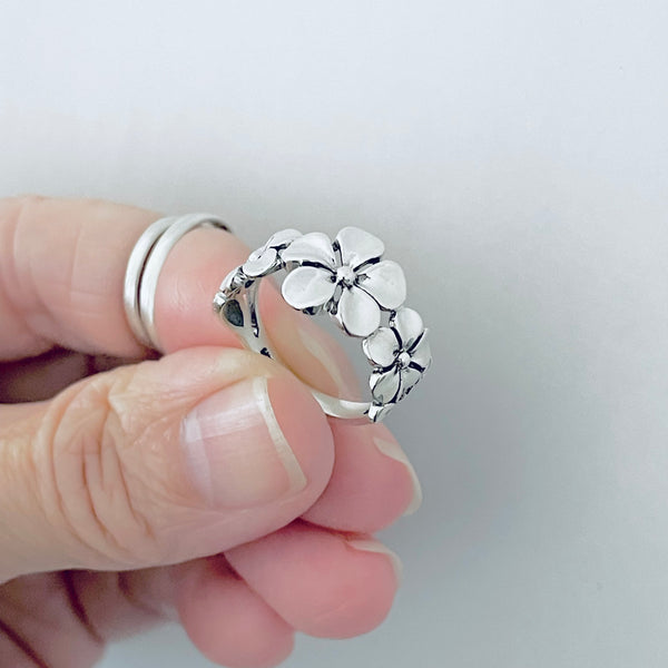 Sterling Silver Triple Plumeria Ring with Leaf, Floral Rings, Hawaii Flower Jewelry