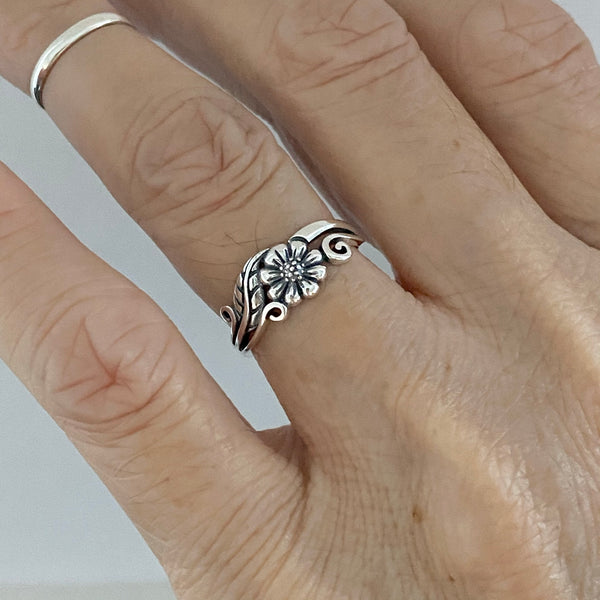 Sterling Silver Small Sunflower Ring with Leaf, Flower Ring, Silver Ring, Leaf Ring, Tree Ring