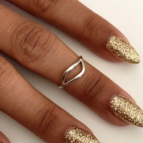 Sterling Silver Modern Toe Ring, Silver Rings, Wavy Ring – Indigo & Jade